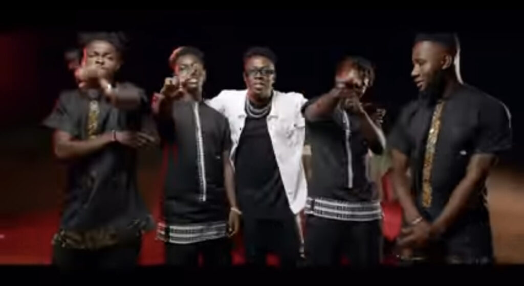 Soul Bang’s en parfaite harmonie avec la nouvelle génération du rap guinéen dans le titre, ‘’Khouï’’