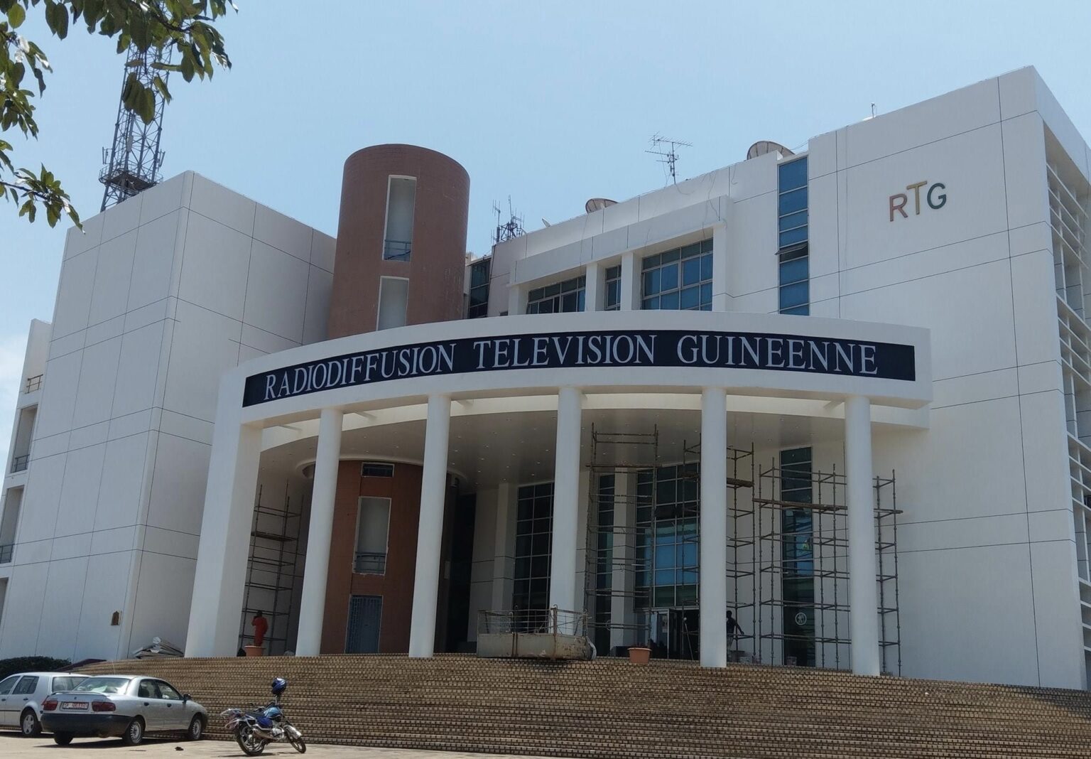 Distribution de riz à la RTG: le tohu-bohu entre les ravitailleurs et des stagiaires a failli tourner au vinaigre