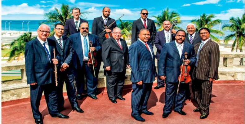 Bal de fin d’année: L’Orquestra Aragón est arrivé à Conakry !