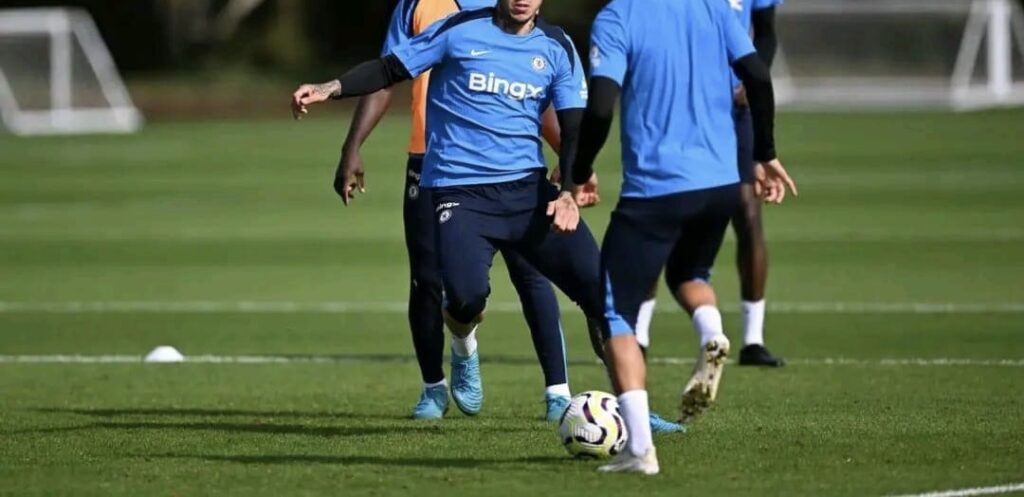 Un ancien joueur de Chelsea se lance dans la p0rn0graphie