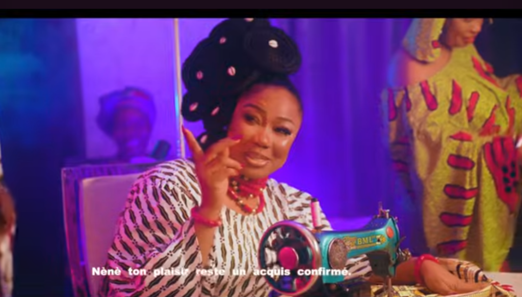 Mimi Paya Paya rend hommage à sa mère et à toutes les femmes avec ce nouveau single « Merci Maman »