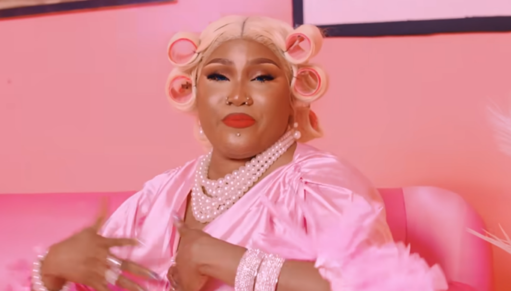 « Tous les hommes prient Dieu pour avoir une femme comme moi dans leur foyer… », Ibro Gnamet, énigmatique dans son nouveau single « Femme capable »